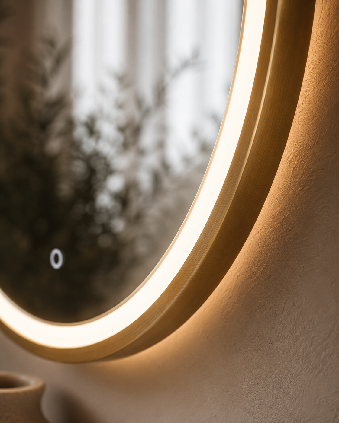 AuraGlow Mirror